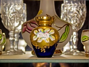 Продам три декоративные вазочки богемского стекла,  смальта,  позолота.